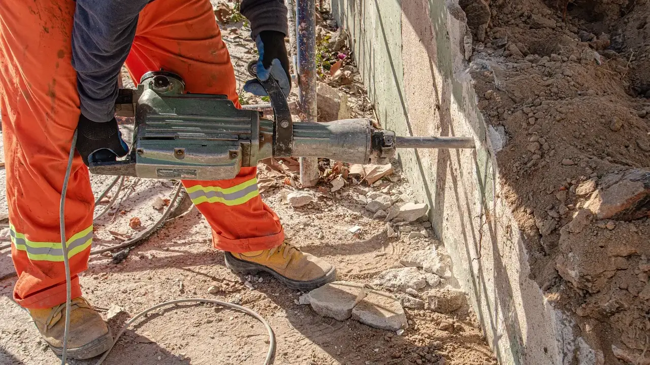 Construction Worker Contractor Consultation